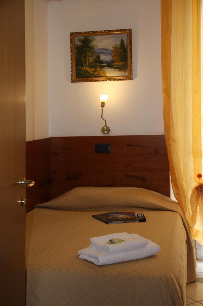 Hotel Adelchi Мілан Екстер'єр фото