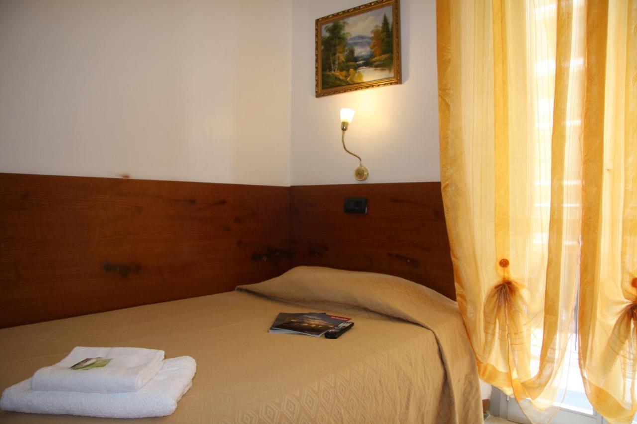 Hotel Adelchi Мілан Екстер'єр фото